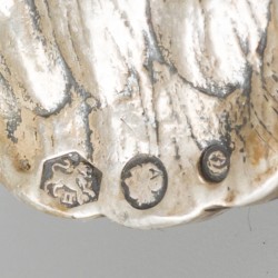 Miniatuur uil zilver.