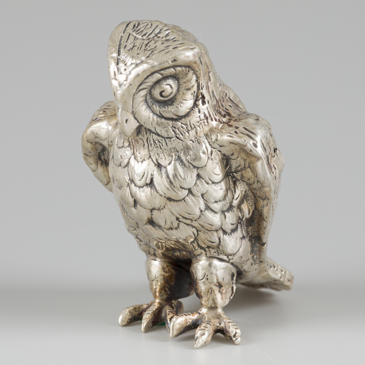Miniatuur uil zilver.