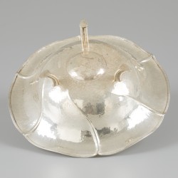 Schaal op voet zilver.