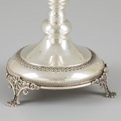 Kandelaar zilver.