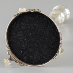 Kandelaar zilver.