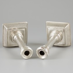 2-delige set kandelaren zilver.