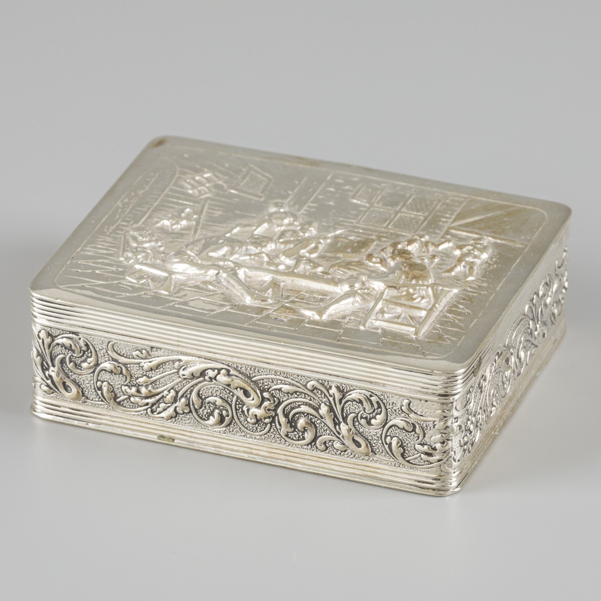 Tabaksdoos zilver.