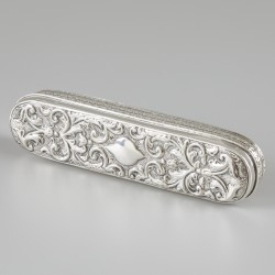 Kammendoosje / theelepeldoosje zilver.