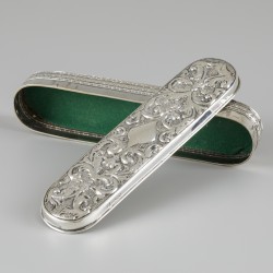 Kammendoosje / theelepeldoosje zilver.