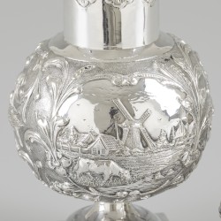 Strooibus zilver.