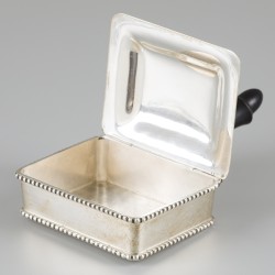 Asbakleger zilver.