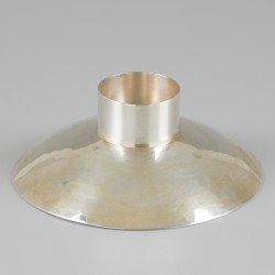 Presenteerschaal op voet zilver.