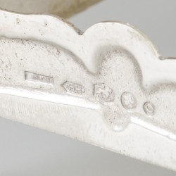 Miniatuur ledikant en passpiegel zilver.