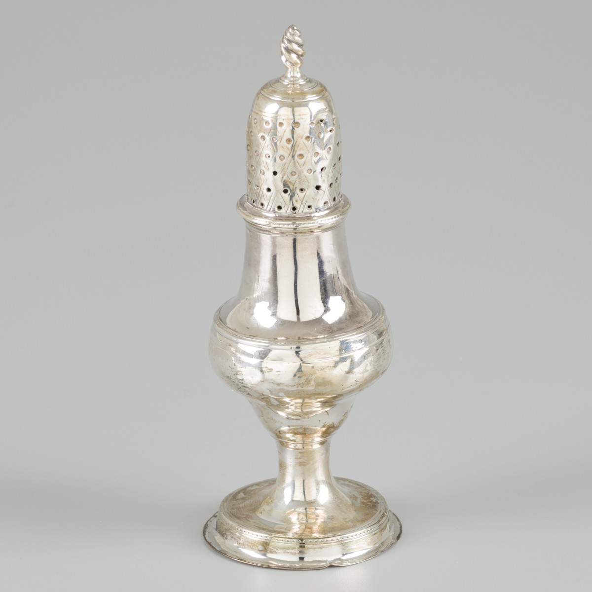Strooibus (Londen 1786) zilver.