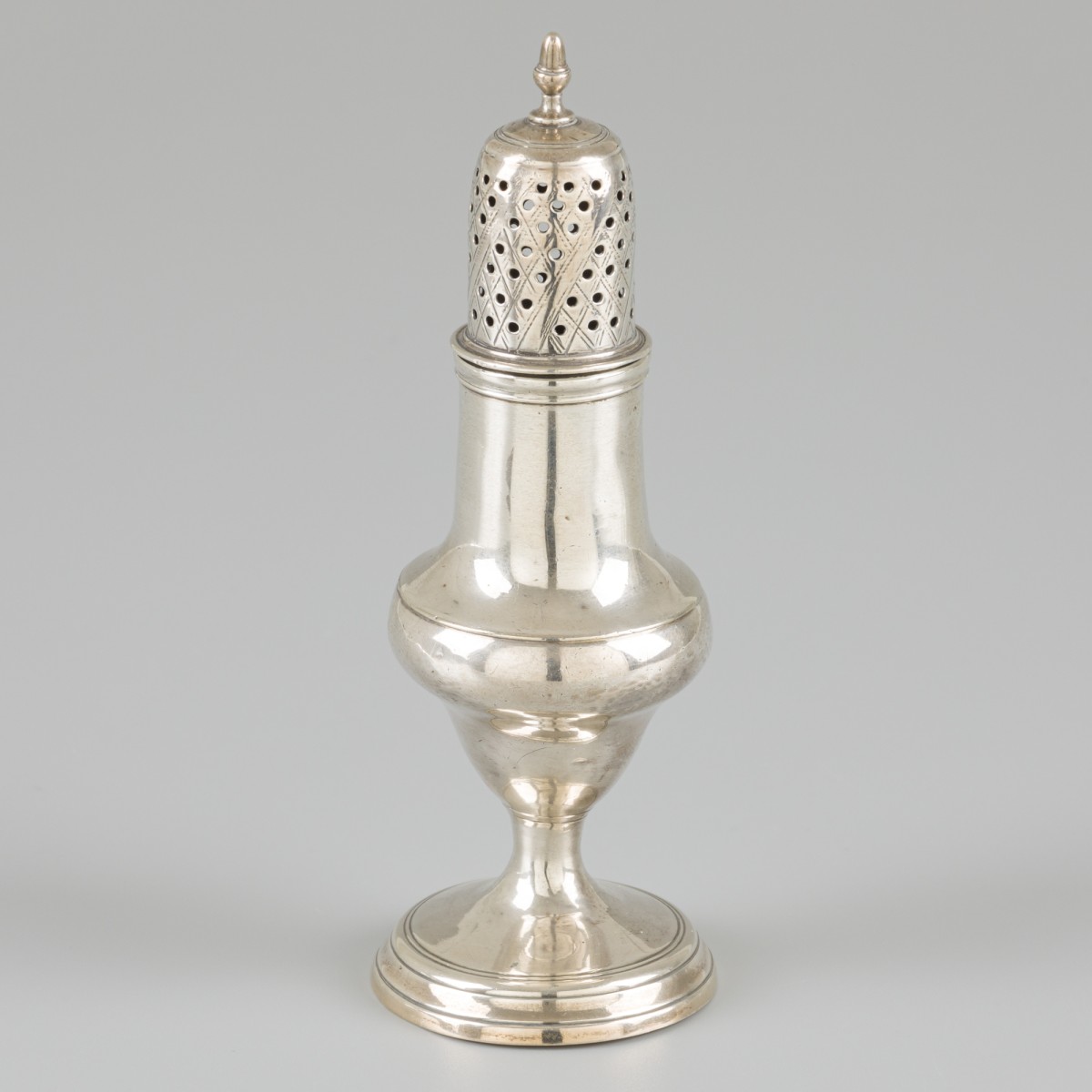 Strooibus (Londen 1788) zilver.