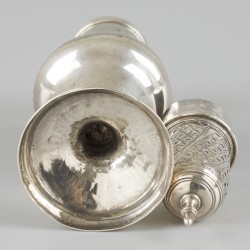 Strooibus (Londen 1788) zilver.