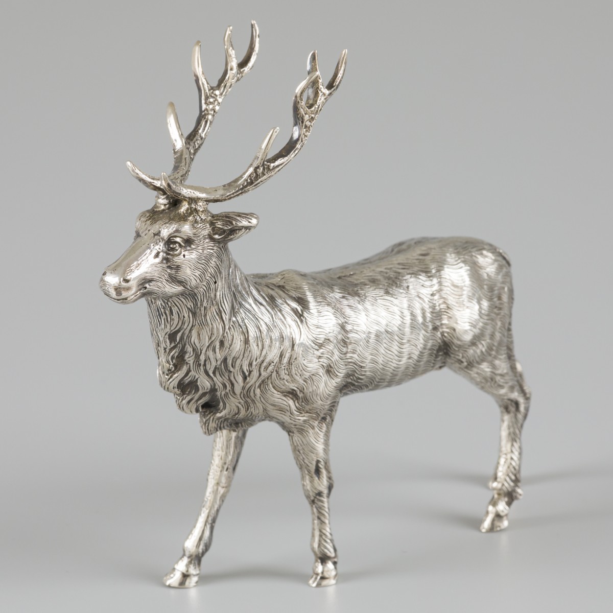Miniatuur rendier zilver.