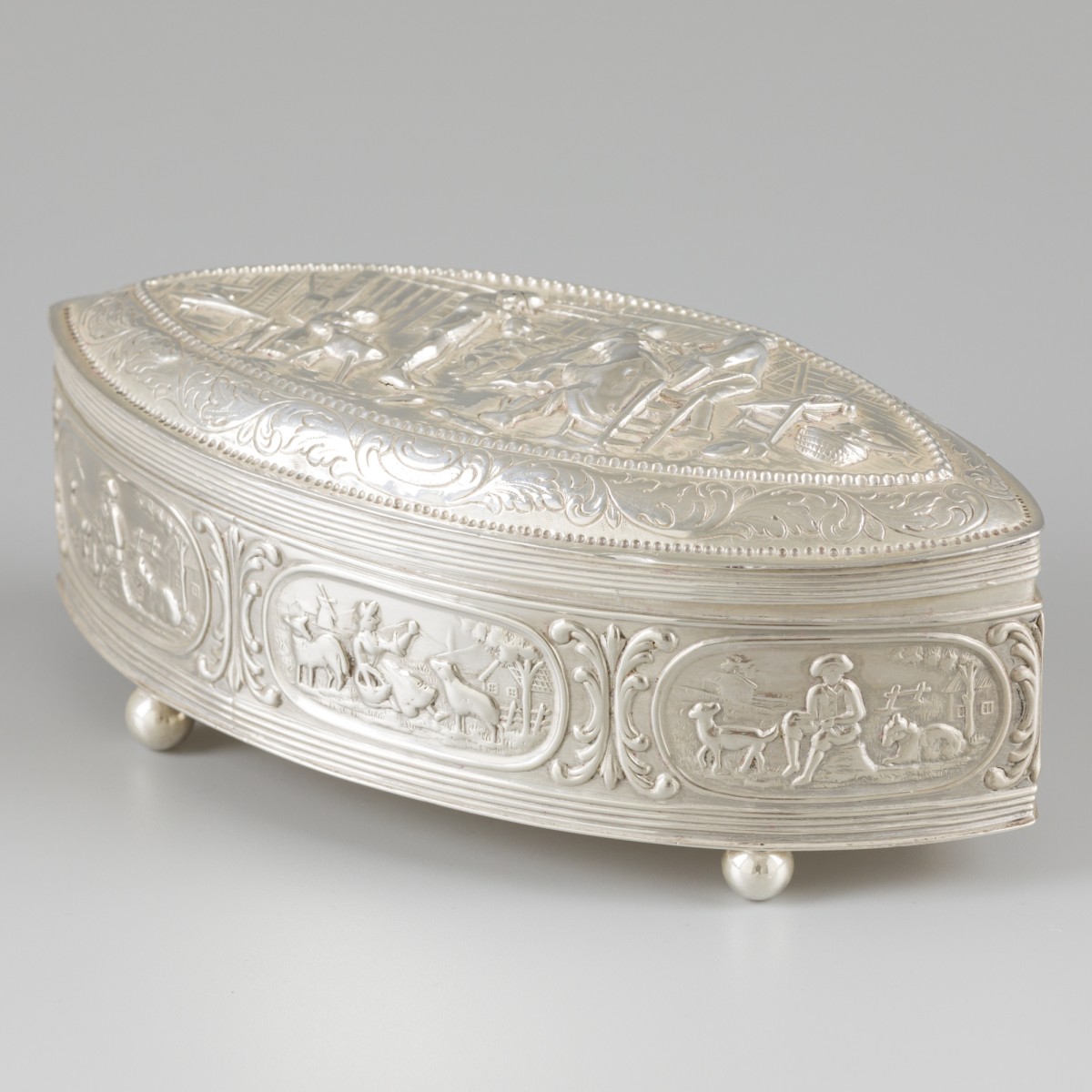 Tabaksdoos zilver.