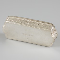 Tabaksdoos zilver.