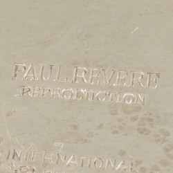 Schaal op voet naar Paul Revere's "Liberty Bowl", zilver.