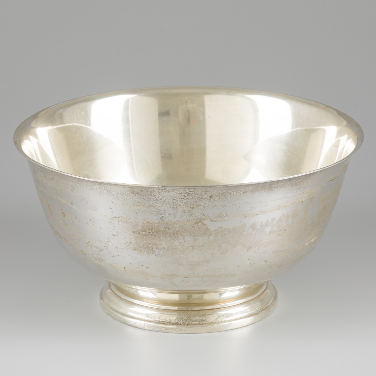 Schaal op voet naar Paul Revere's "Liberty Bowl", zilver.