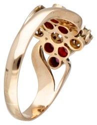 14 kt. Roségouden antieke ring bezet met diamant, parels en granaat-topdoubletten.