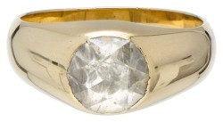 14 kt. Geelgouden antieke stirrup ring bezet met een roos geslepen diamant.