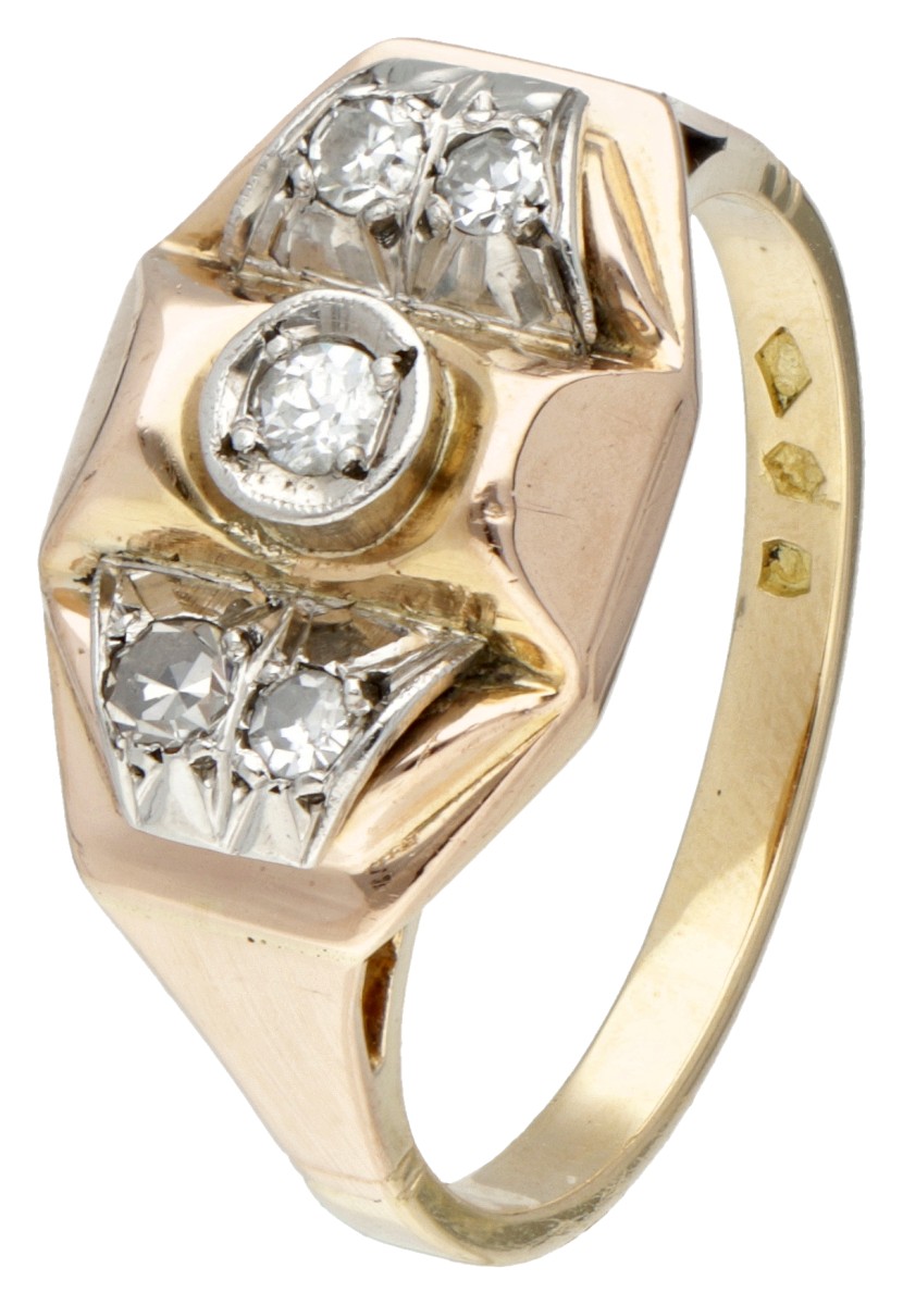 18 kt. Tricolor gouden retro tank ring bezet met ca. 0.12 ct. diamant.