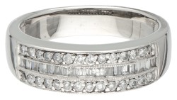 BWG 10 kt. witgouden ring bezet met ca. 0.70 ct. diamant.