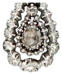 Sterling zilveren antieke hanger bezet met roos geslepen diamant.