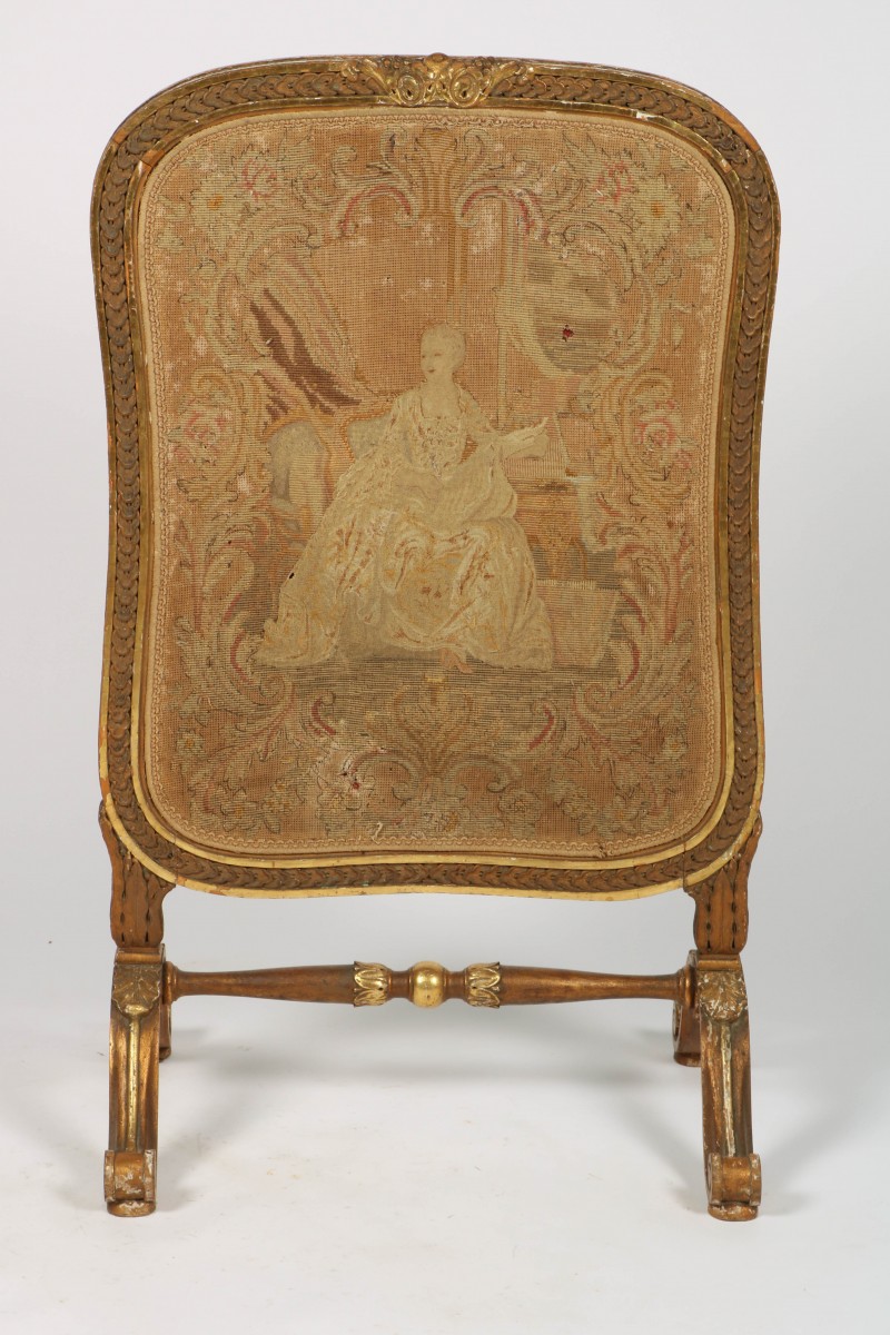 Een verguld houten vuurscherm, ca. 1900.