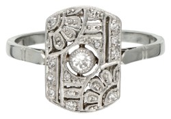 18 kt. Witgouden / Pt 850 platina art deco ring bezet met ca. 0.10 ct. diamant.