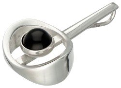 Sterling zilveren hanger bezet met ca. 1.34 ct. onyx door Deense designer Niels Erik From.