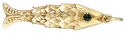 Vintage 14 kt. flexibele vishanger bezet met groene kleurstenen in de ogen.