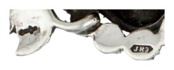 Sterling zilveren antieke hanger bezet met roos geslepen diamanten.