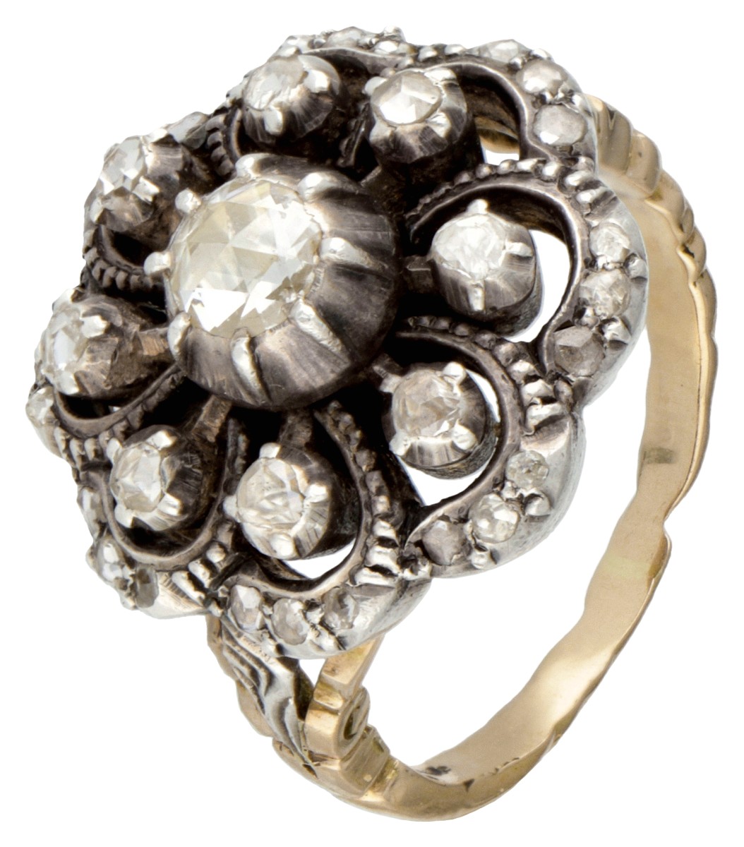 Vintage 14 kt. geelgouden rozet ring in Georgische stijl bezet met diamant in zilver.