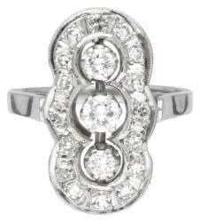 14 kt. Witgouden art deco prinsessenring bezet met ca. 0.63 ct. diamant.