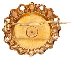 Antieke 18 kt. geelgouden Franse broche bezet met een zaadparel.