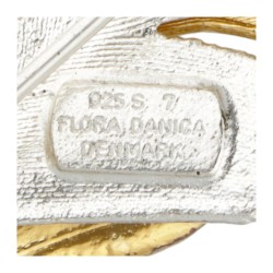 Verguld zilveren bladvormige broche door Deense designer Orla Eggert voor Flora Danica.