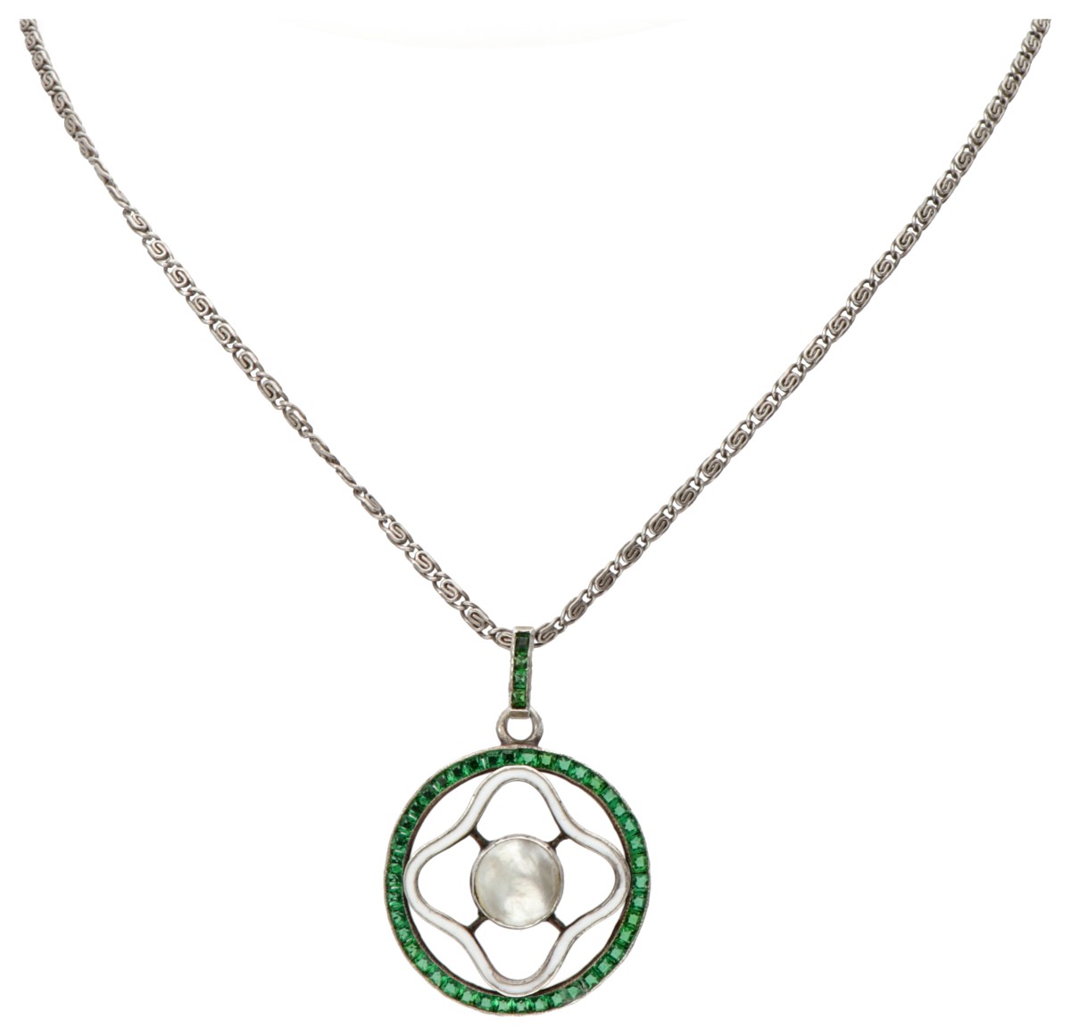 Antiek sterling zilveren collier en hanger bezet met groene kleursteen, mabe parel en witte emaille.