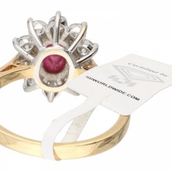 Geelgouden entourage ring, met ca. 1.00 ct. diamant en ca. 1.50 ct. natuurlijke robijn - 18 kt.