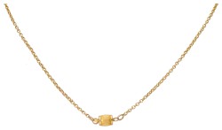 14 kt. Geelgouden collier en antieke hanger bezet met diamanten en een parel.