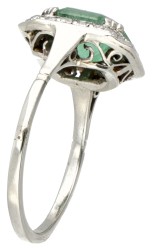 18 kt. Witgouden / Pt 850 platina art deco ring bezet met ca. 0.20 ct. diamant en ca. 2.15 ct. natuurlijke smaragd.