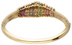 18 kt. Geelgouden Italiaans design bangle armband bezet met ca. 0.235 ct. diamant en natuurlijke robijn, saffier en smaragd.