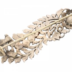 Antieke zilveren broche, met 10 roos geslepen diamanten - 835/1000.