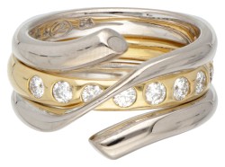 18 kt. Witgouden no.1314 'Magic' ring door Regitze Overgaard en een geelgouden Georg Jensen ring bezet met ca. 0.58 ct. diamant.