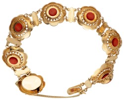 Vintage 14 kt. geelgouden bootjes armband bezet met bloedkoraal.
