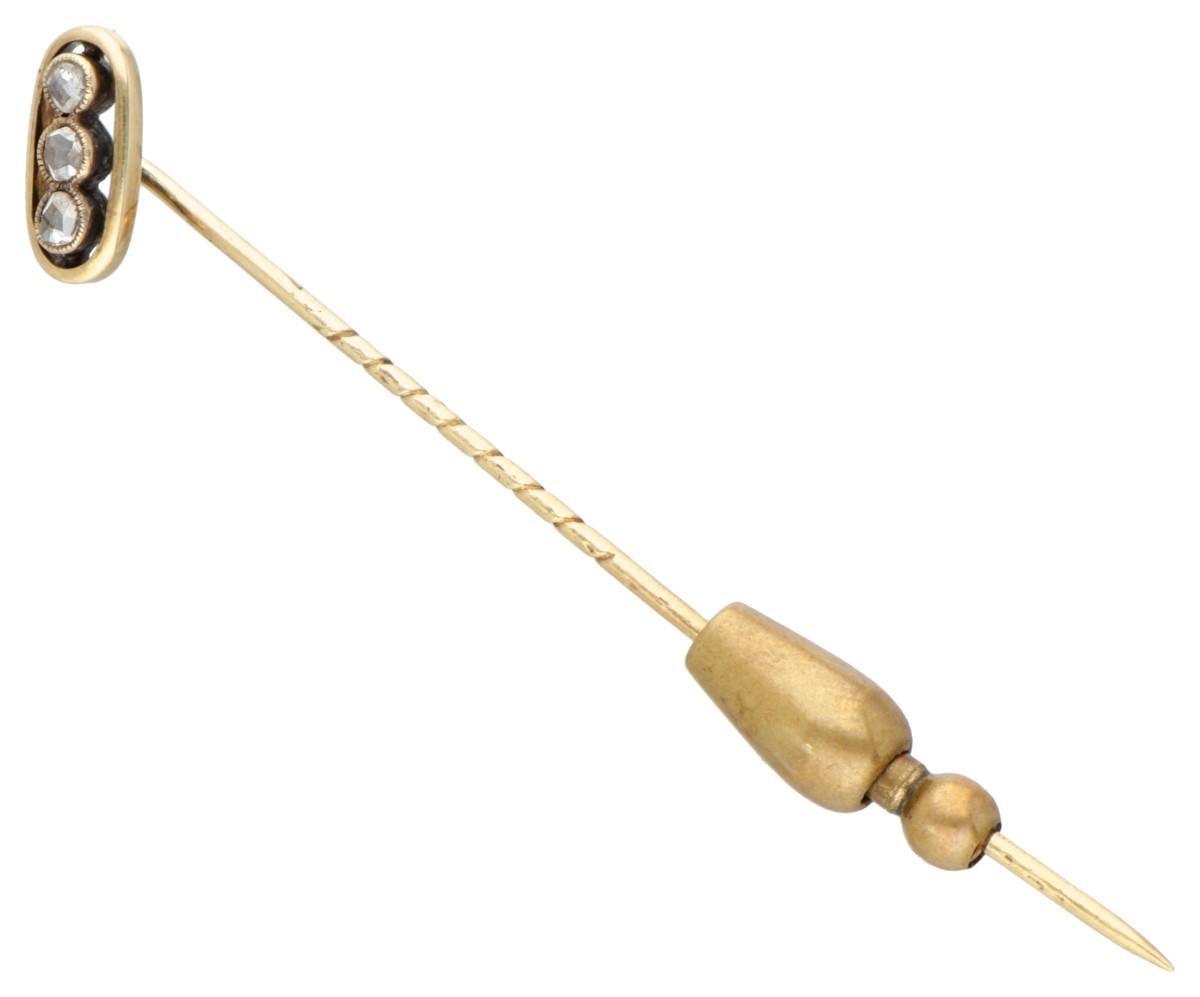 14 kt. Geelgouden reversspeld bezet met roos geslepen diamanten.