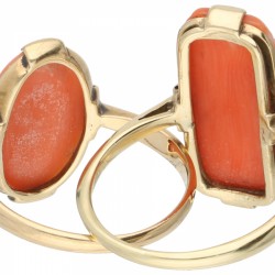 Lot van twee ringen met bloedkoraal - 14 kt.