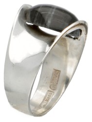 Sterling zilveren ring met spectroliet door Finse designer voor Kaunis Koru.