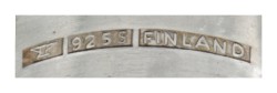 Sterling zilveren ring met rode agaat door Finse designer Elis Kauppi voor Kupittaan Kulta.