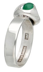 Sterling zilveren ring met chrysopraas door Finse designer Kultaseppa Salovaara.