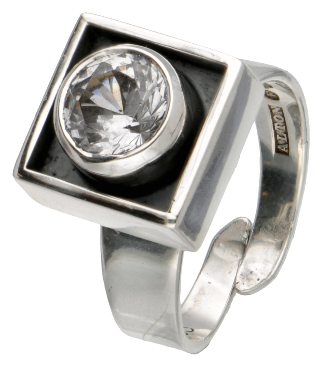 Zweedse design sterling zilveren Alton ring bezet met bergkristal.