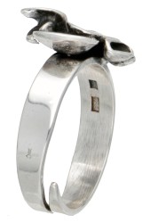 Sterling zilveren ring met het rendiermosmotief door Finse designer Hannu Ikonen voor Valo-Koru.
